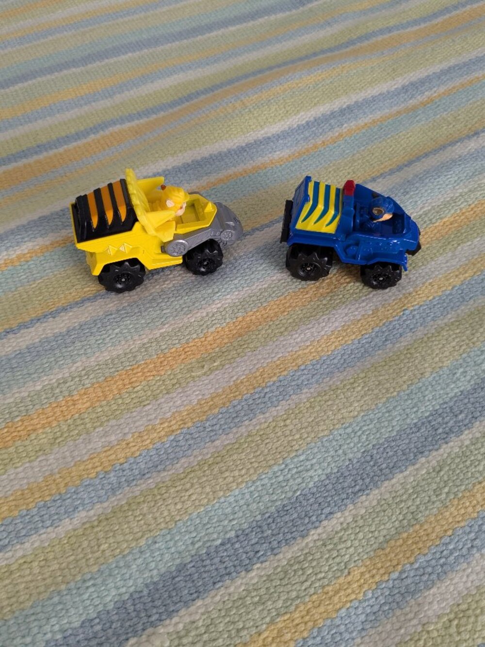 🛍️ BUNDLE ONLY • Paw Patrol Dino Rescue Metal Cars (Chase & Rubble)